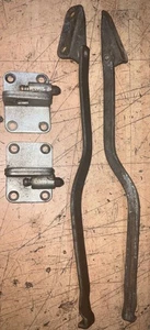 A PAIR OF MORRIS MINOR TRAVELLER REAR DOOR CHECK/STAYS WITH STOPS - Picture 1 of 3
