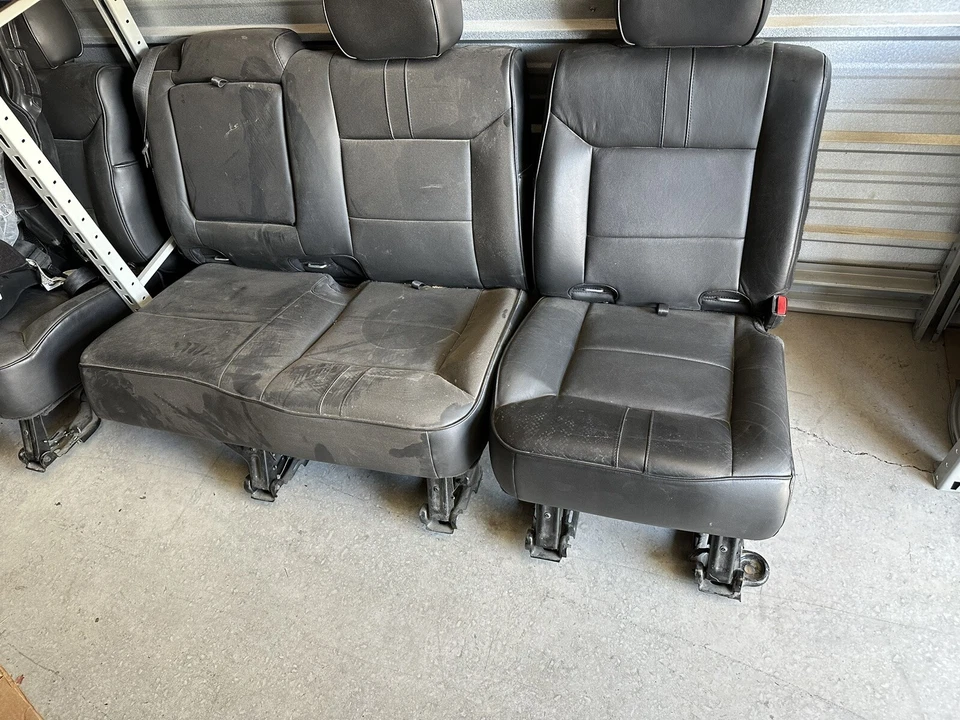 全新 2009 Hummer H2 2nd Row Split Bench 座椅 黑色皮革 — 第 1/1 张图片