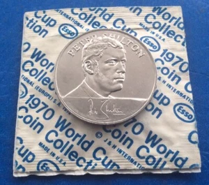 VINTAGE "MINT" GREAT PETER SHILTON ENGLAND 1970 WORLD CUP SQUAD ESSO COIN - Picture 1 of 4