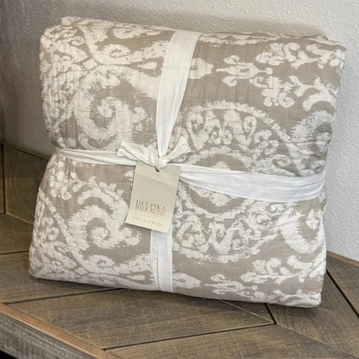 COLCHA IKAT ARTESANAL GRANERO DE CERÁMICA DEEPIKA PADUKONE, KING/CAL KING ~ NEUTRAL Foto 1 de 4