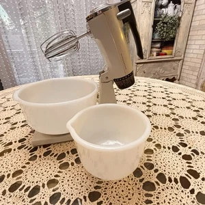 VTG Sunbeam Mixmaster 12 Speed W/2 Bowls & 2 Beaters Tested - Works READ - Picture 1 of 18