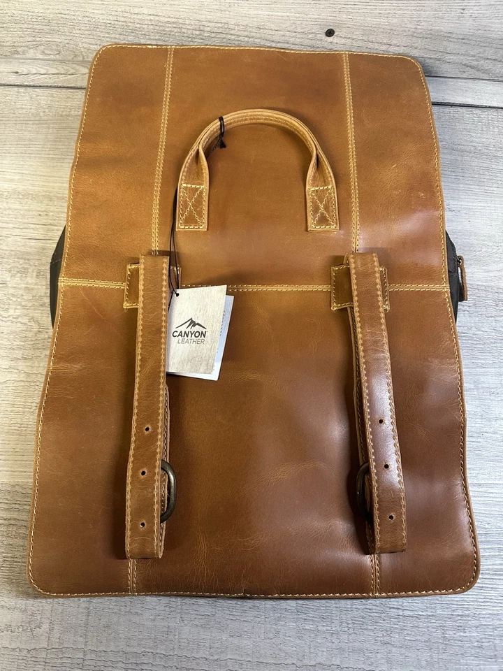 Canyon Outback Leather Buffalo Mountain Hanging Toiletry Bag