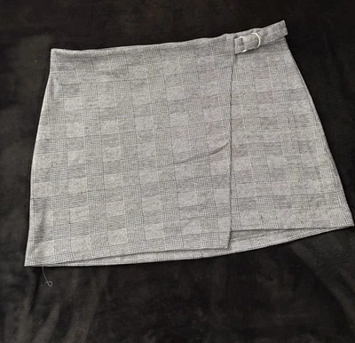 Esta Es Una Minifalda Cruzada Con Estampado de Cuadros de Mujer Talla L  - N-16 Foto 1 de 2