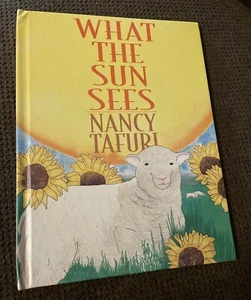 What the Sun Sees, What the Moon Sees by Nancy Tafuri 1997 HC 1st Ed Flip Book - Picture 1 of 3
