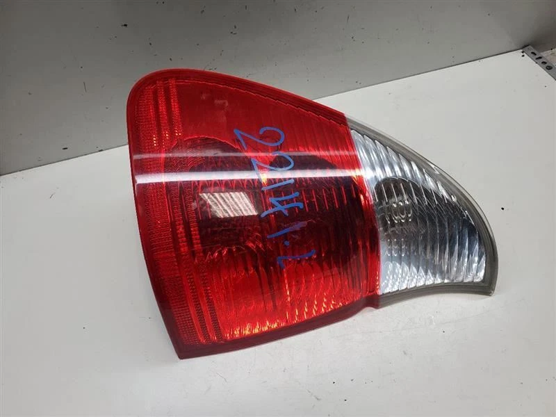 2004-2006, BMW X5, luz trasera del conductor cuarto de panel montado, 3,0 L, n.º de parte: 63217164473 Foto 1 de 4