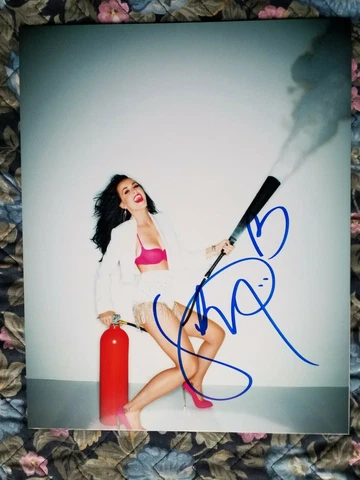 Katy Perry Authentic Hand Signed 8x10  Photo Autographed   Singer Cover