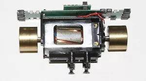 Athearn Genesis Motor mit Platine, Schwungrädern und Halterungen Spur HO - Bild 1 von 3