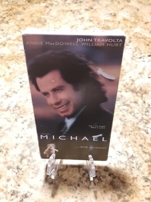 Michael (VHS 1997) John Travolta, Andie MacDowell, William Hurt, Bob Hoskins - Imagem 1 de 4