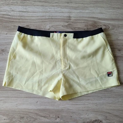 FILA Línea Blanca Hombre Talla 56 XL-2XL Retro Deporte Atlético Tenis Pantalones Cortos Amarillo Foto 1 de 4