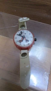 Vintage Durham Walt Disney Mickey 1977 Running Feet wind-up child's toy watch - Picture 1 of 6