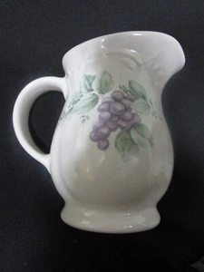 PFALTZGRAFF ~ ""GRAPEVINE"" ~ 41⁄2"" 12 OZ. CREMER ~ NEU OHNE ETIKETT - Bild 1 von 4