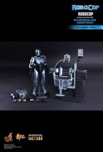 HOT TOYS MMS203D05 ROBOCOP COLLECTIBLE FIGURE WITH MECHANICAL CHAIR