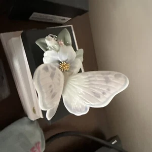 LLADRO #6330 BUTTERFLY FLOWER - Picture 1 of 2