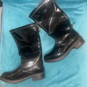 Kenneth Cole Reaction /Little Girls 8-9 Black Patent Leather Boots Heart Treat - Picture 1 of 11
