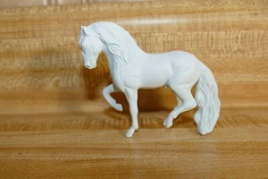 Caballo Breyer Compañero de Establo SM Andaluz Prístino Sin Pintar En Bolsa Individual - Imagen 1 de 6