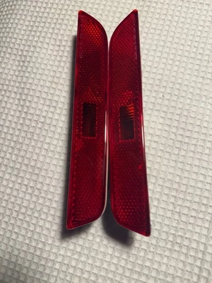 Ford Mustang 2012 luces marcadoras traseras laterales derecho e izquierdo OEM Foto 1 de 4