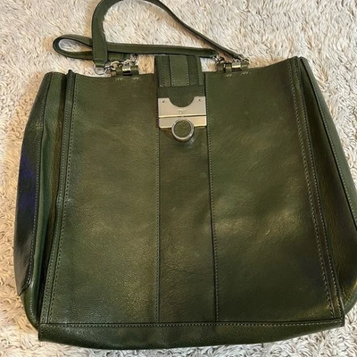 Bolso de Hombro Diane von Furstenberg Vintage Cuero Verde con Resistencia Plateada Foto 1 de 4