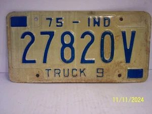 INDIANA LICENSE PLATE ( 27820V ) EXPIRED 1975 TRUCK 9 - Picture 1 of 2
