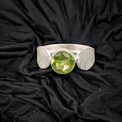 Green Peridot Gemstone Handmade 925 Sterling Silver Design Jewelry Ring Gift For - Image 1 of 3