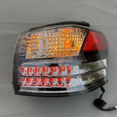 Conjunto de lámpara de luz trasera de pasajero exterior derecho Lexus Hs250H 2010-2012 probado OEM Foto 1 de 4