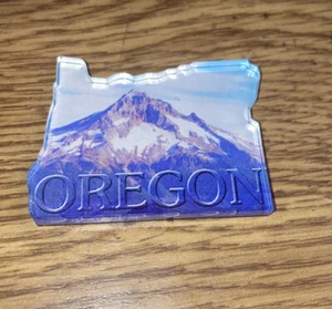 Imán de recuerdo con capucha Oregon, MT 2" x 2-1/2" - Imagen 1 de 2