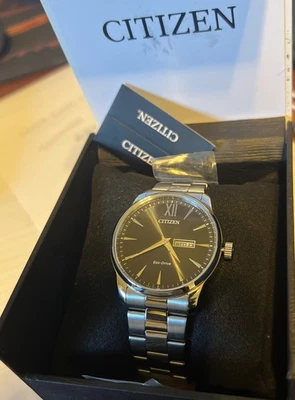 Nuevo Reloj Citizen Hombre Eco-Drive Clásico Esfera Negra Día/Fecha NUEVO Con Caja 42mm Foto 1 de 4