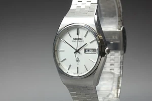 [Quasi Come Nuovo] Orologio Uomo Seiko King Quarts 5856-8030 35mm Quadrante Bianco Data Giorno - Foto 1 di 10