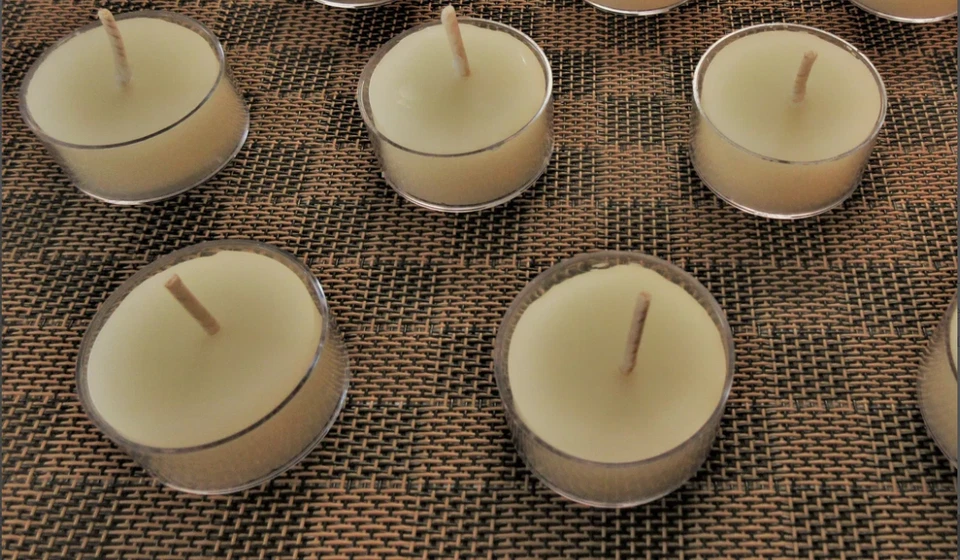 10 свечей цвета слоновой кости ПЧЕЛИНЫЙ ВОСК ЧАЙ СВЕТ в прозрачных чашках, чистый пчелиный воск, 100% хлопковый фитиль - Изображение 1 из 1