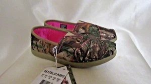 GIRL`S LIL` BOBS HIDE & SEEK CAMO SLIP ON SHOES SIZE 13Y NEW BOBS WORLD CAMOUFLA - Picture 1 of 11