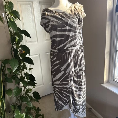 Новый с Ярлыками Young Fabulous & сломал MD коричневый/белый галстук краситель собранными в Рюш повседневное макси-платье - Изображение 1 из 4