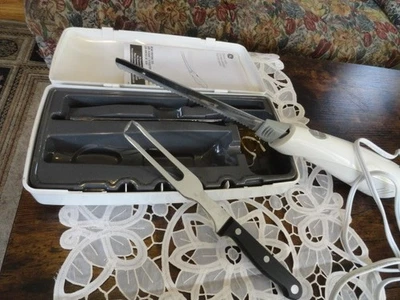 Cuchillo de talla eléctrico GE #169020 + tenedor de carne con estuche Foto 1 de 4