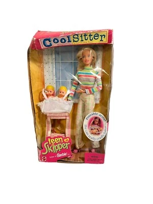 Nueva Barbie Cool Sitter Teen Skipper con Muñecas Bebé Gemelas 1998 Mattel Caja Dañada Foto 1 de 4