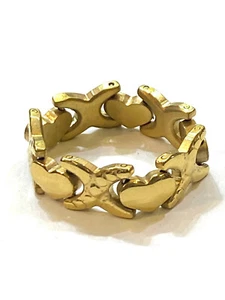 Anillo redondo de banda de amor XOXO de acero inoxidable color oro para mujer/nunca se empañe - Imagen 1 de 5