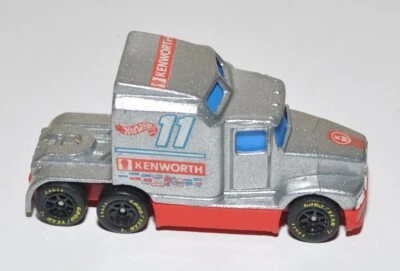 Hot Wheels Camion Big Rig Kenworth T600 15219 Race Truck argento N° 11 anno 1996 - Immagine 1 di 4