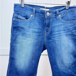 Levi's Women's Blue Denim Bermuda Shorts Mid-Rise Stretch Jean Shorts Size 9 - Picture 1 of 8