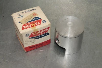 Bonito pistón Yamaha RT1 MX segundo tamaño 284-11636-00-00 nuevo Foto 1 de 4