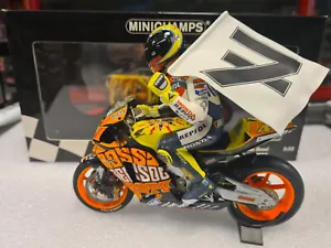 SET HONDA RC211V MOTOGP 2003 + FIGURINO V.ROSSI 1/12 - Foto 1 di 4