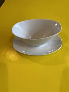 Vintage Arzberg White China Gravy Boat - Picture 1 of 9