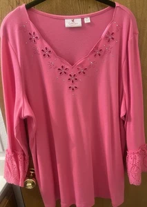 Quacker Pink Cut Out Embellished 3/4 Eyelet Sleeves Stretch Knit Top 1X 16 18 - Picture 1 of 5