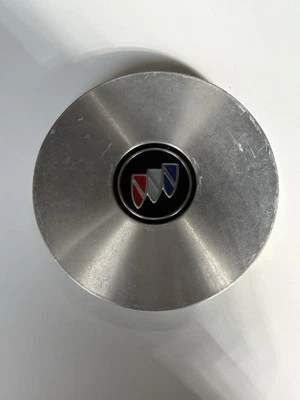 Tampa central Buick LeSabre, usinada, 1992-1996 peça # 25551433 - Imagem 1 de 3