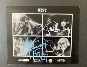 PAUL STANLEY FIRMATO KISS ACE FREHLEY AUTOGRAFO VINTAGE FOTO PROMO 1979 JSA - Foto 1 di 4