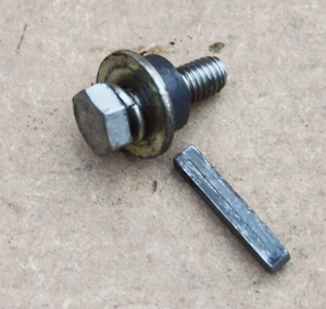Ultralite 355 Rear Wheel bolt and fittings - Picture 1 of 2