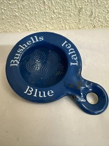 VINTAGE AUSTRALIAN BUSHELLS BLUE ENAMEL TEA STRAINER KITCHENALIA - Picture 1 of 12