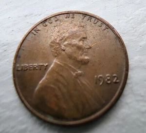 1982 COPPER PENNY SMALL DATE USED CONDITION. 3 GRAMS  NO LETTER ON FRONT COIN - Picture 1 of 3
