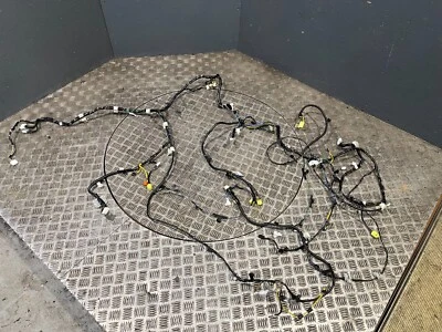 Telar de cableado de piso 8510G511 A245 MITSUBISHI L200 2,4 L MK5 2015-2019 Foto 1 de 4