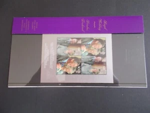 GB QEII 2005 Boda Real Miniatura Hoja Presentación Pack No. M10 Cat £8 U/M - Imagen 1 de 1