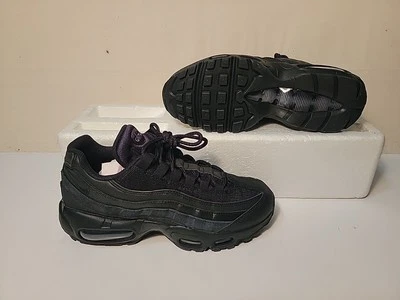 NIKE MEN'S AIR MAX 95 ESSENTIAL "TRIPLE BLACK" CI3705-001 SIZE: 6/WOMEN'S: 7.5 - Image 1 of 4