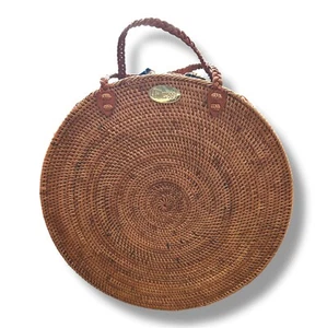 Dewi Collection handgewebte balinesische runde Handtasche Rattan Leder geflochtene Griffe - Bild 1 von 8