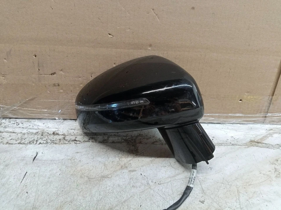 Used Right Door Mirror fits: 2010 Audi TT Power w/o electric folding painted hou Foto 1 de 4