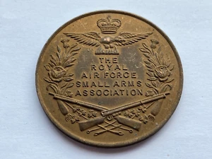 THE ROYAL AIR FORCE SMALL ARMS ASSOCIATION MEDAL 45MM RARE - Picture 1 of 3